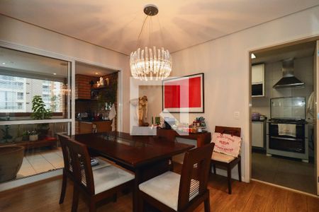 Apartamento à venda com 163m², 3 quartos e 3 vagas Apartamento à venda com 163m², 3 quartos e 3 vagasSala de Jantar