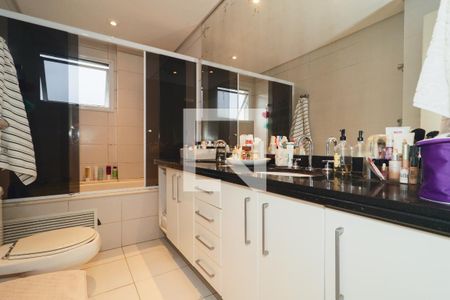 Apartamento à venda com 163m², 3 quartos e 3 vagas Apartamento à venda com 163m², 3 quartos e 3 vagasBanheiro da Suíte 1