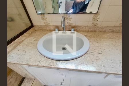 Apartamento à venda com 230m², 5 quartos e 3 vagasSuíte banheiro