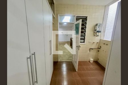 Apartamento à venda com 230m², 5 quartos e 3 vagasQuarto 2 vista