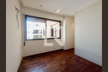 Apartamento à venda com 230m², 5 quartos e 3 vagasSuíte master