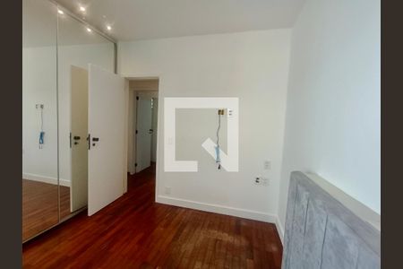 Apartamento à venda com 230m², 5 quartos e 3 vagasQuarto 3