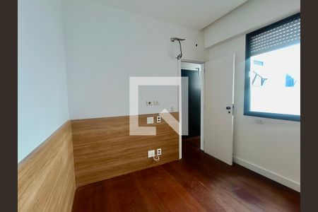Apartamento à venda com 230m², 5 quartos e 3 vagasQuarto 1