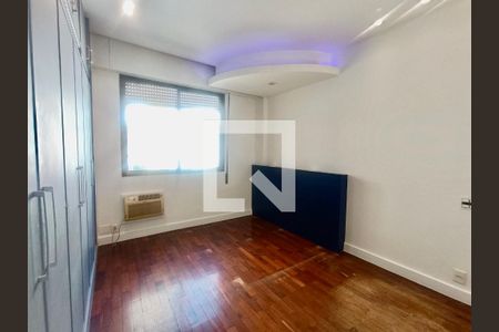 Apartamento à venda com 230m², 5 quartos e 3 vagasSuíte