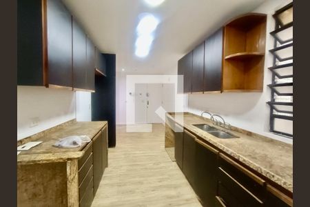 Apartamento à venda com 230m², 5 quartos e 3 vagasCopa Cozinha
