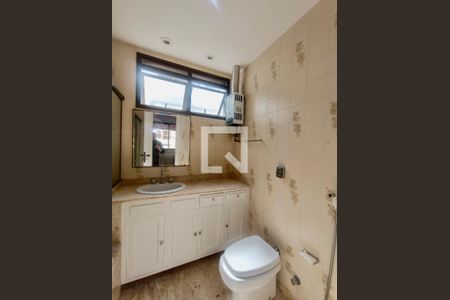 Apartamento à venda com 230m², 5 quartos e 3 vagasSuíte banheiro