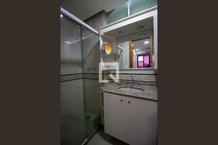 Apartamento à venda com 350m², 4 quartos e 2 vagasBanheiro da Suíte 3