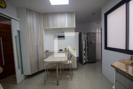 Apartamento à venda com 350m², 4 quartos e 2 vagasCozinha e Área de Serviço