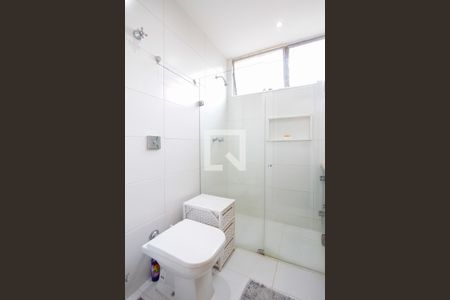 Apartamento à venda com 85m², 2 quartos e 1 vaga Apartamento à venda com 85m², 2 quartos e 1 vagaBanheiro Quarto 1 suíte