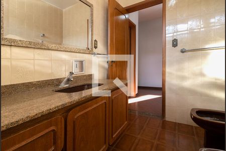 Casa à venda com 470m², 3 quartos e 4 vagasBanheiro Social