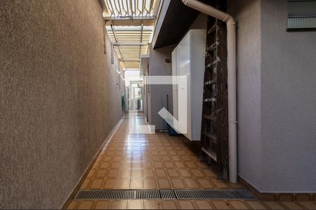 Casa à venda com 470m², 3 quartos e 4 vagasCorredor