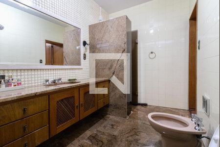 Casa à venda com 470m², 3 quartos e 4 vagasBanheiro Suíte