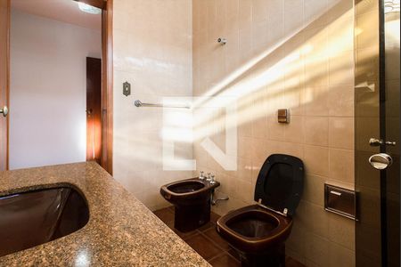 Casa à venda com 470m², 3 quartos e 4 vagasBanheiro Social