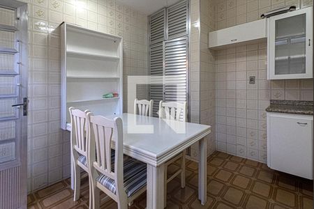 Casa à venda com 470m², 3 quartos e 4 vagasSalão de Festas - Cozinha