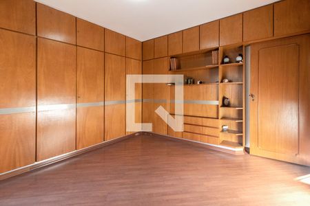 Casa à venda com 470m², 3 quartos e 4 vagasQuarto 2