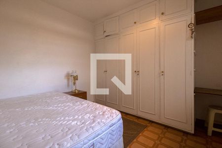 Casa à venda com 470m², 3 quartos e 4 vagasQuarto de Serviço