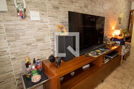 Sala de casa para alugar com 2 quartos, 105m² em Jardim Trussardi, São Paulo