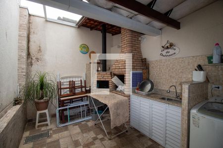 Casa para alugar com 105m², 2 quartos e 1 vagaQuintal