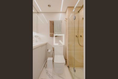 Banheiro de kitnet/studio à venda com 1 quarto, 30m² em Pinheiros, São Paulo