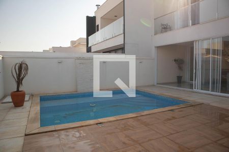 Casa de condomínio para alugar com 210m², 3 quartos e 4 vagas Casa de condomínio para alugar com 210m², 3 quartos e 4 vagasPiscina