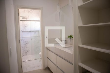 Casa de condomínio para alugar com 210m², 3 quartos e 4 vagas Casa de condomínio para alugar com 210m², 3 quartos e 4 vagasSuíte Closet