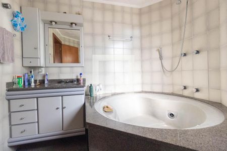 Apartamento à venda com 118m², 3 quartos e 3 vagasBanheiro Quarto 2