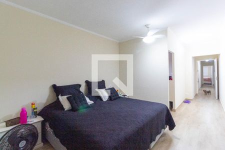 Casa à venda com 250m², 3 quartos e 2 vagasQuarto Suíte