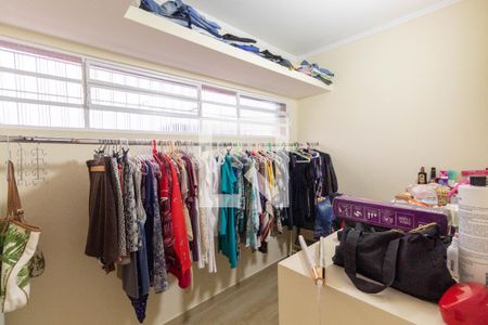 Casa à venda com 250m², 3 quartos e 2 vagasCloset da suíte