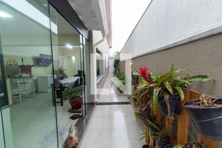 Casa à venda com 250m², 3 quartos e 2 vagasCorredor