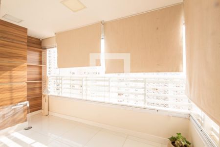 Apartamento para alugar com 67m², 2 quartos e 1 vagaSacada