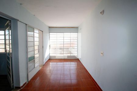 Casa para alugar com 120m², 4 quartos e 1 vaga Casa para alugar com 120m², 4 quartos e 1 vagaSala