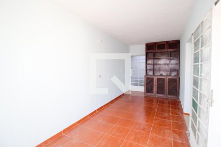 Casa para alugar com 120m², 4 quartos e 1 vaga Casa para alugar com 120m², 4 quartos e 1 vagaSala