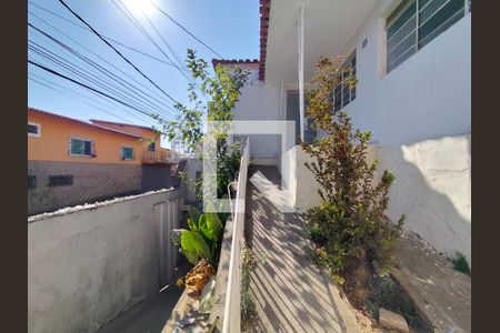Casa para alugar com 120m², 4 quartos e 1 vaga Casa para alugar com 120m², 4 quartos e 1 vagaFachada
