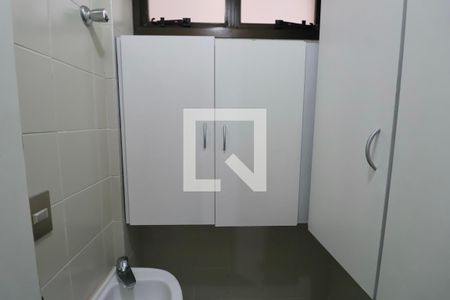 Apartamento para alugar com 158m², 4 quartos e 2 vagas Apartamento para alugar com 158m², 4 quartos e 2 vagasBanheiro de serviço