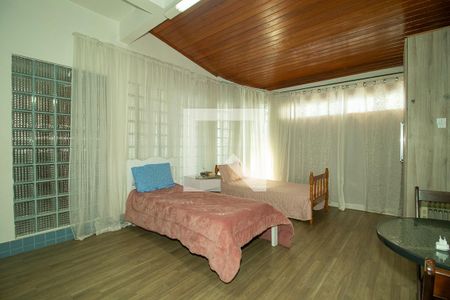 Casa à venda com 190m², 3 quartos e 2 vagasGaragem / Quarto adaptado