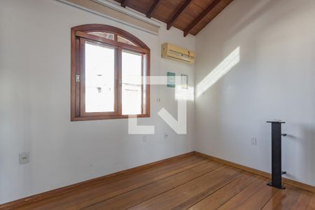 Quarto 1 de casa à venda com 3 quartos, 190m² em Rubem Berta, Porto Alegre