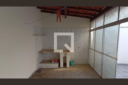 Casa para alugar com 220m², 2 quartos e sem vagaÁrea de Serviço