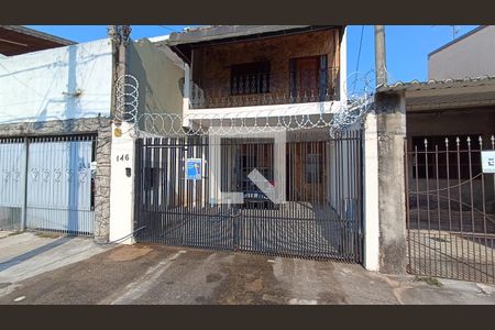 Casa para alugar com 220m², 2 quartos e sem vagaFachada