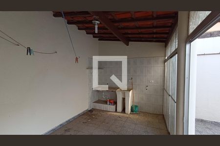 Casa para alugar com 220m², 2 quartos e sem vagaÁrea de Serviço