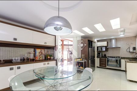 Casa à venda com 600m², 4 quartos e 2 vagasCozinha