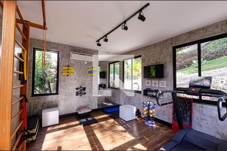 Casa à venda com 600m², 4 quartos e 2 vagasAcademia