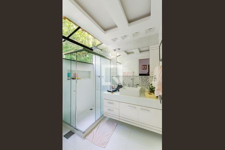 Casa à venda com 600m², 4 quartos e 2 vagasBanheiro da Suite 2