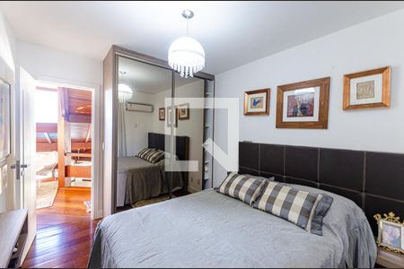 Casa à venda com 600m², 4 quartos e 2 vagasSuite 2