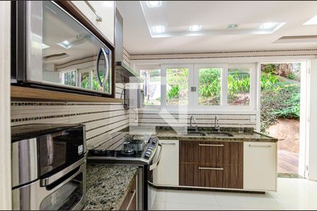 Casa à venda com 600m², 4 quartos e 2 vagasCozinha