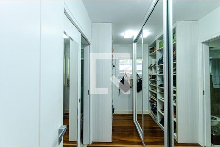 Casa à venda com 600m², 4 quartos e 2 vagasSuite 1