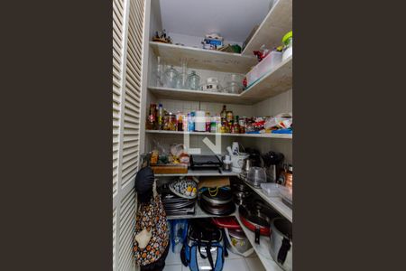 Casa à venda com 600m², 4 quartos e 2 vagasDespensa