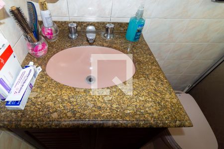 Casa à venda com 106m², 3 quartos e 3 vagasBanheiro 1