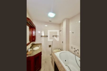 Apartamento à venda com 170m², 3 quartos e 1 vagaBanheiro social