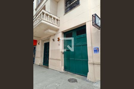 Apartamento à venda com 170m², 3 quartos e 1 vagaFachada com cartaz QA