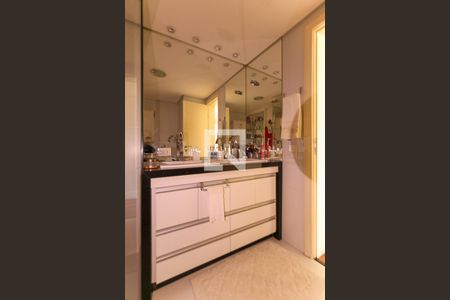 Apartamento à venda com 135m², 2 quartos e 2 vagas Apartamento à venda com 135m², 2 quartos e 2 vagasBanheiro do Quarto 2